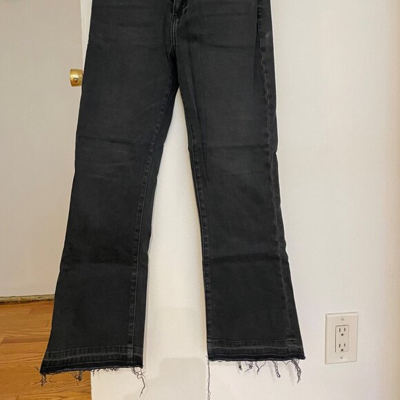 LE JEAN Mid Rise Bella Crop Flare - Picture 8 of 11